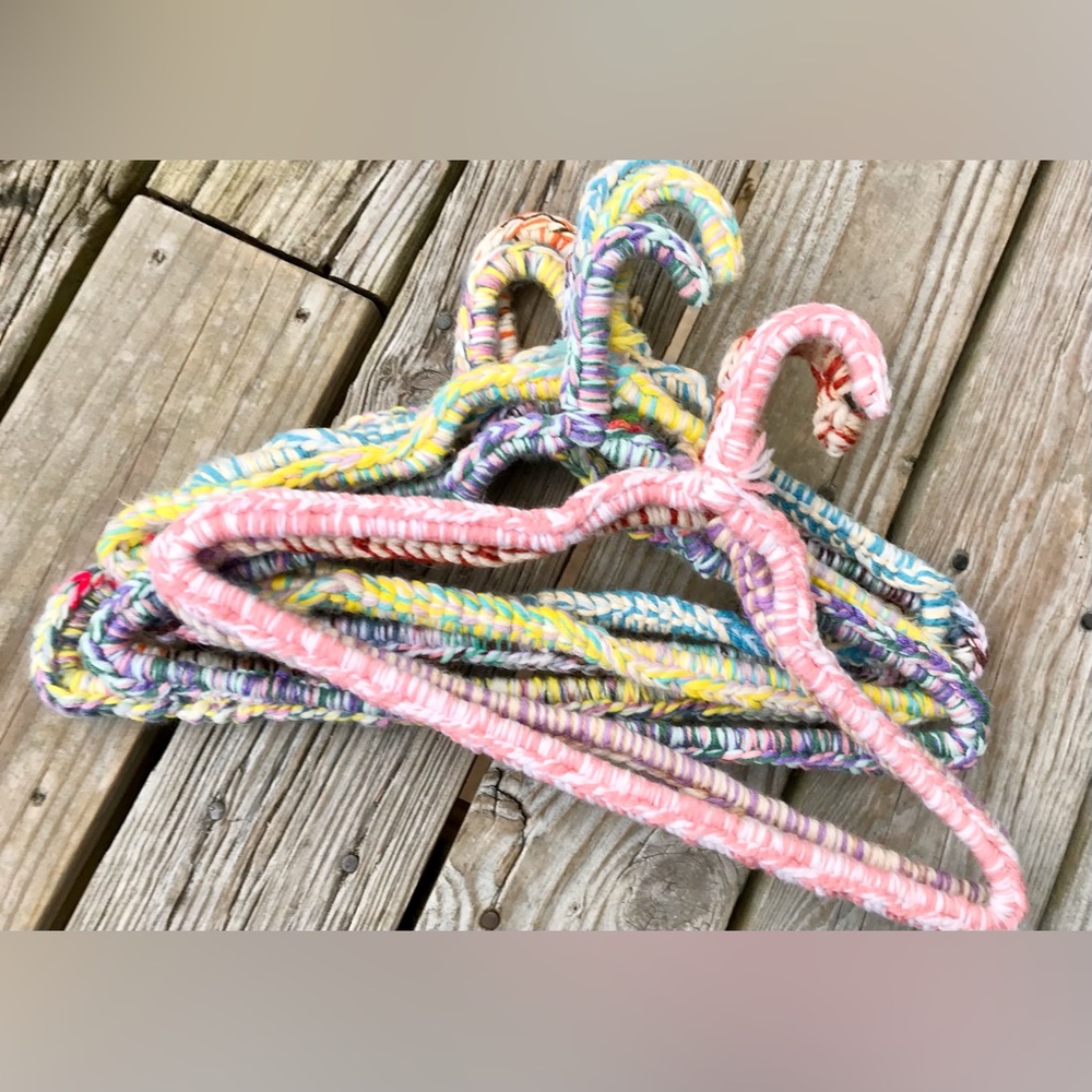 Vintage Crochet Colorful Coat Hangers Protect Clothes Slip Off Clothes Hanger - Picture 9 of 9